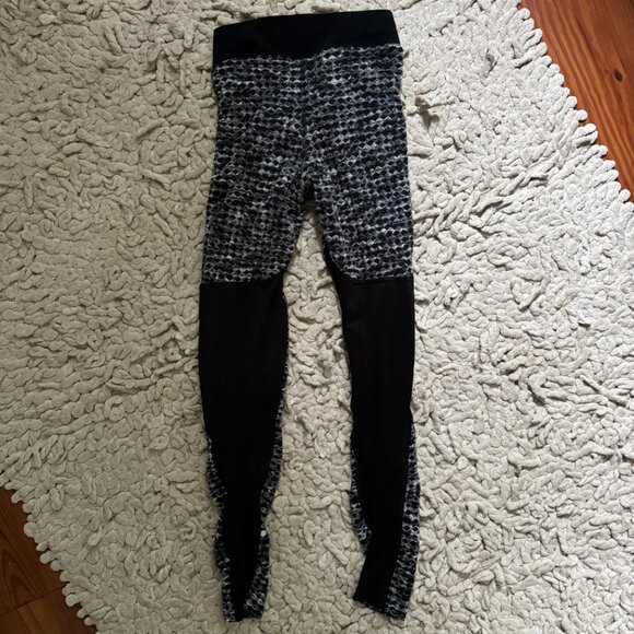 EUC Nike Pro Hyperwarm Training Tights, Leggings (CJ5693-010) Sz XS - Picture 10 of 10